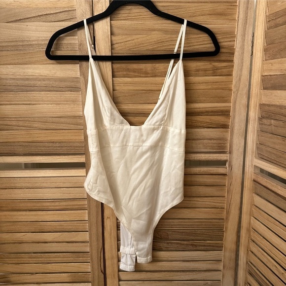 For Love & Lemons Plunging White Satin Bodysuit XS - Picture 3 of 7
